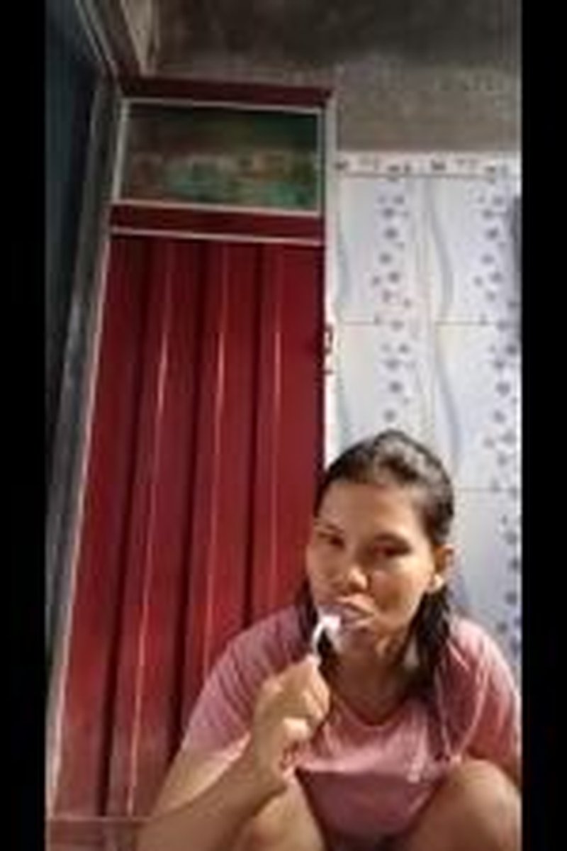 Asian Lady Brushing Her Teeth And Gagging Some Phlegms Tooth Brushing - Screenshot 1 of 4 - Asian