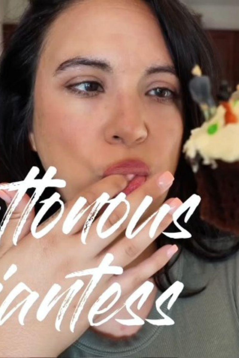 Gluttonous Giantess - Screenshot 1 of 4 - Belly Fetish