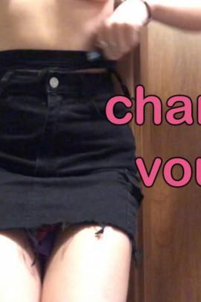 Changing Voyeur - Screenshot 1 of 4 - Hidden Camera