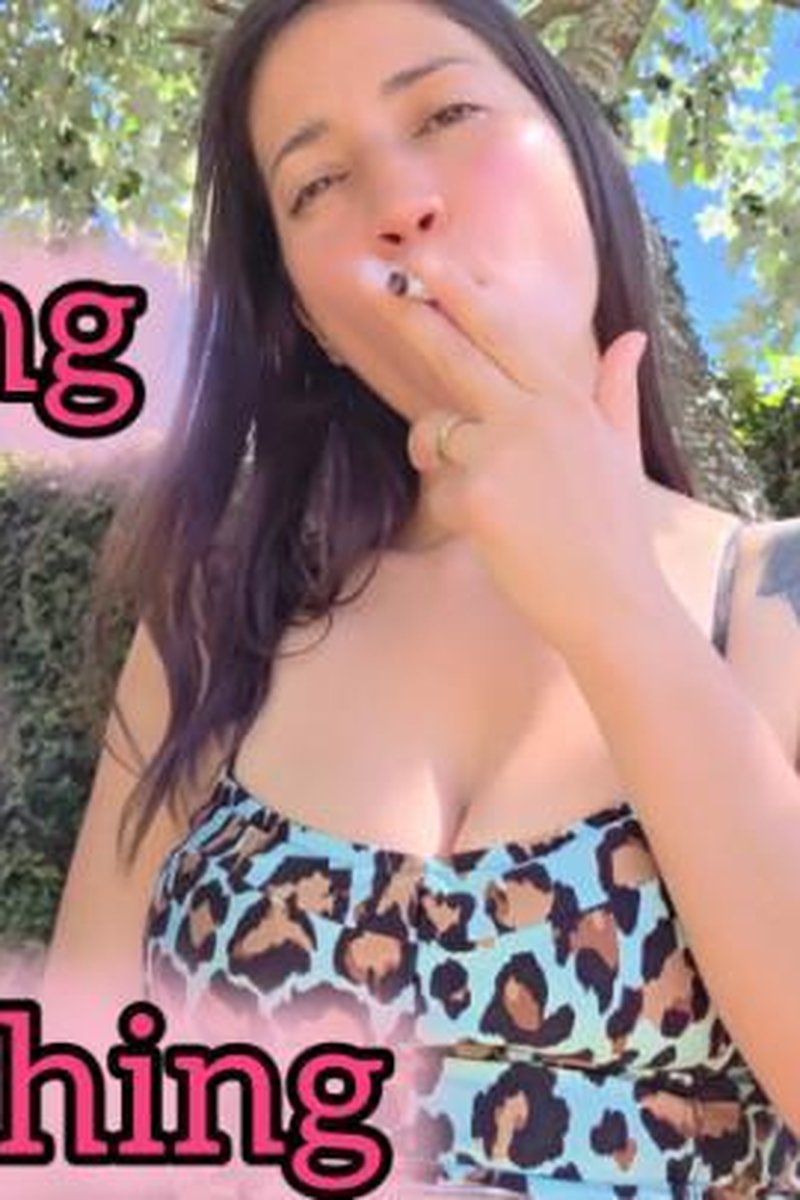Smoking & Coughing - Screenshot 1 of 4 - Bubble Gum