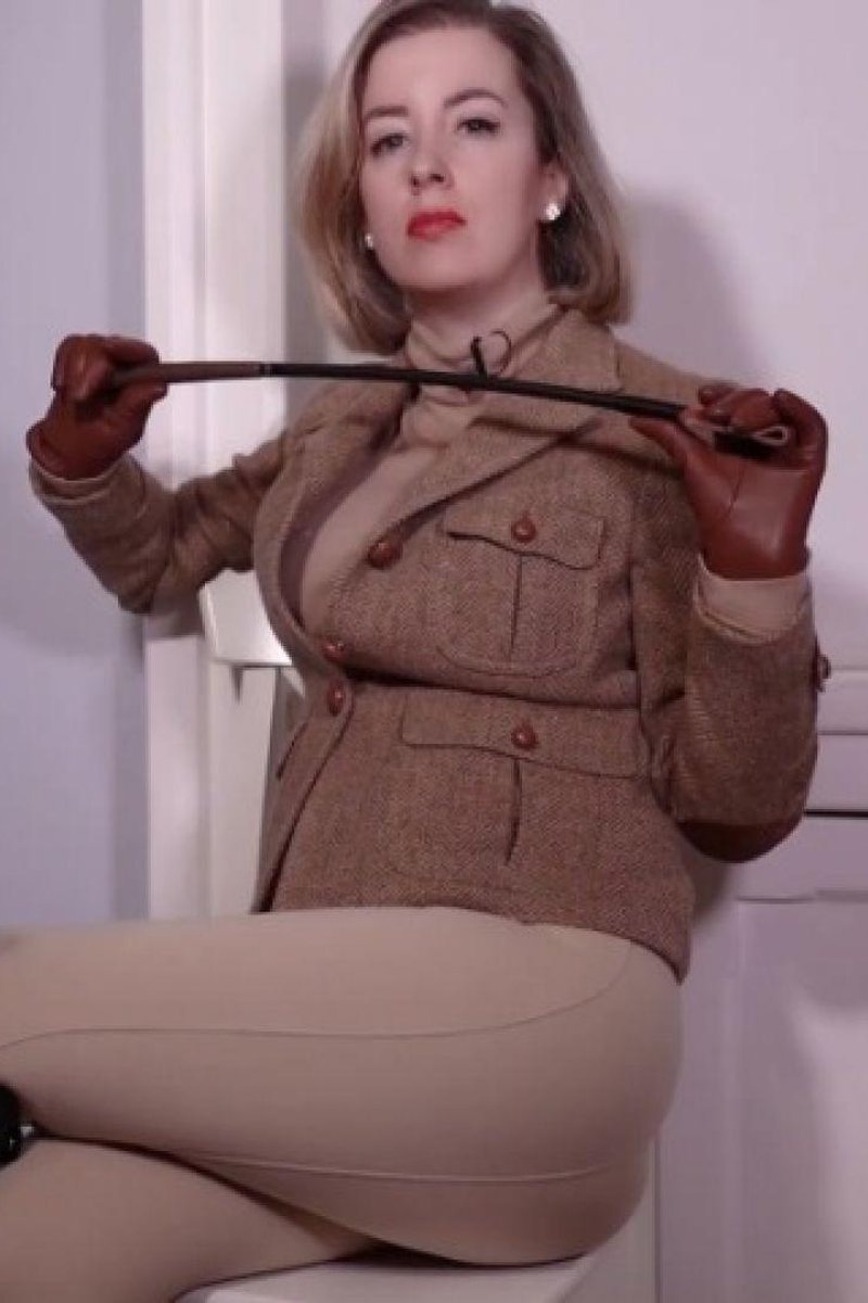 Chained Slave Forever - Screenshot 1 of 4 - Blackmail
