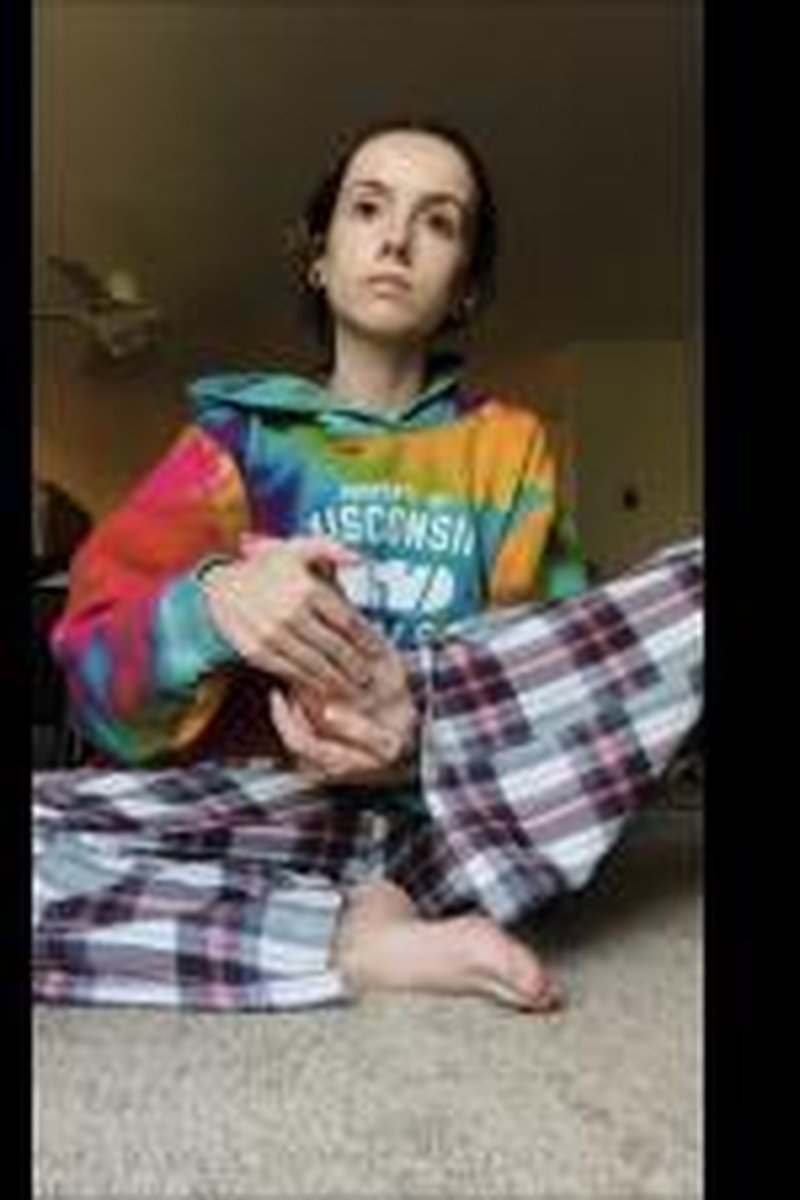 Toe Cracking - Screenshot 1 of 4 - Foot Fetish