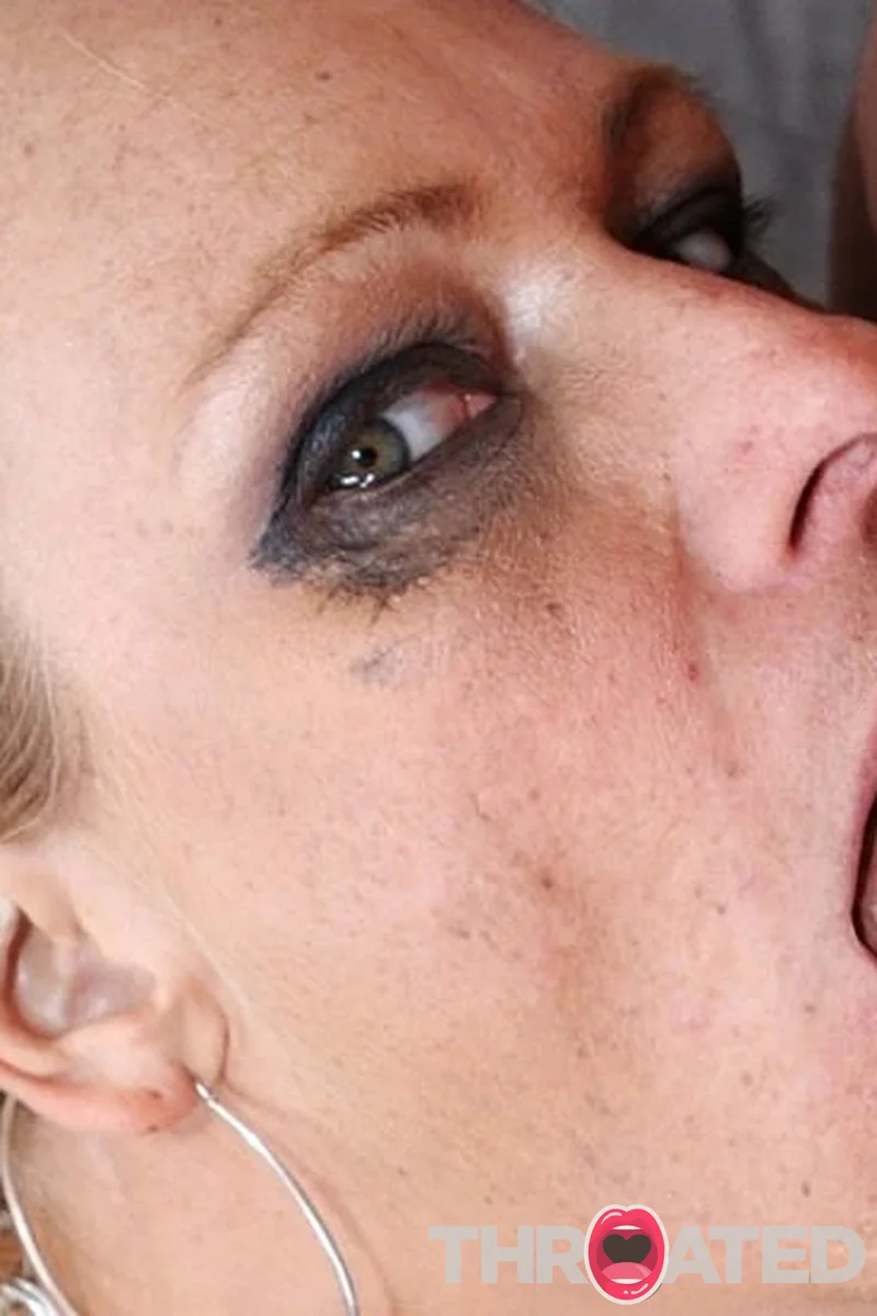 Debi Diamond - Screenshot 1 of 4 - Big Dick