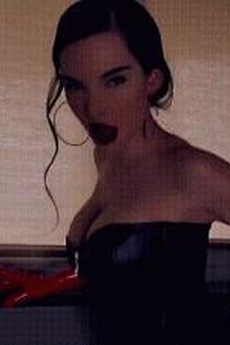 Sexy Squeeze - Screenshot 1 of 4 - Boots