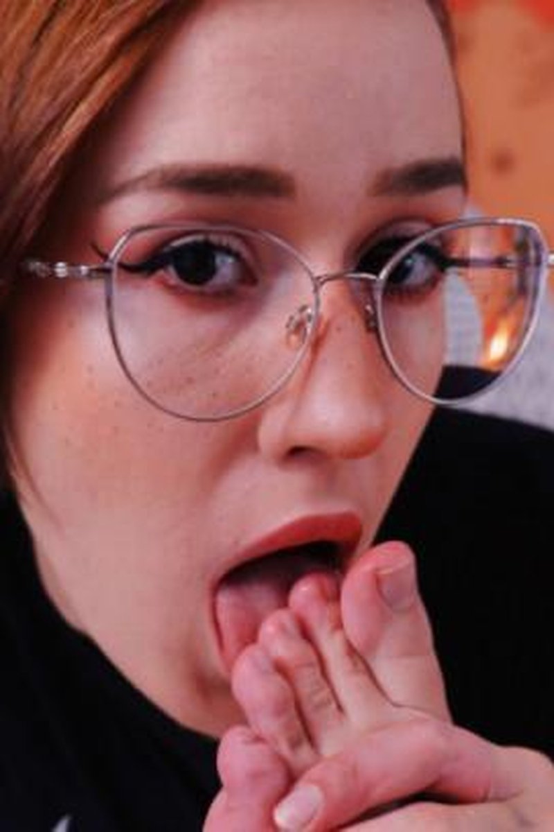 Toe Sucking - Screenshot 1 of 4 - Foot Fetish