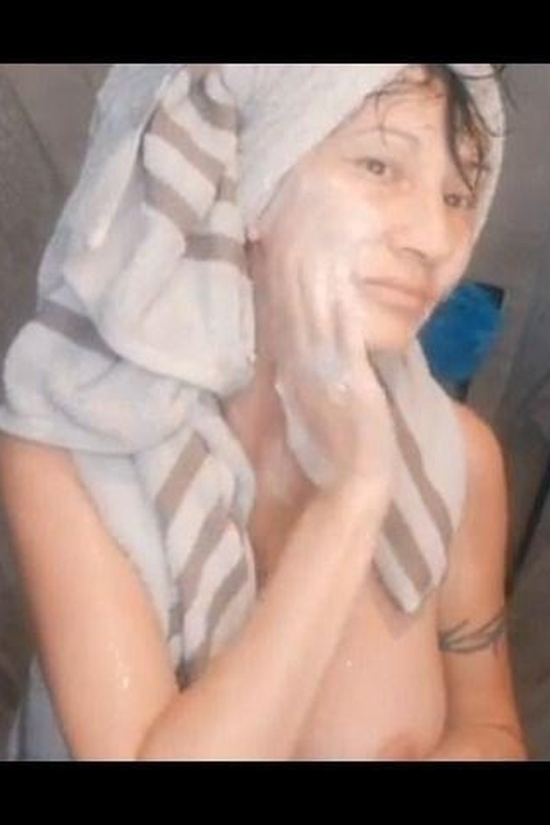 Fresh Clean Face - Screenshot 1 of 4 - MILF (30+)