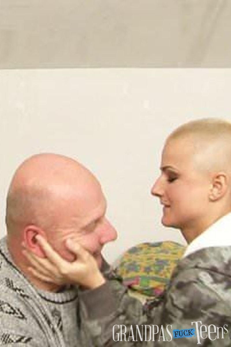 Worker's Help - Screenshot 1 of 4 - Blond Hair