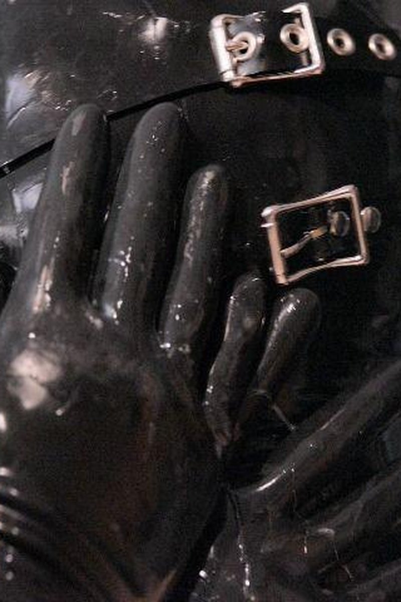 Spit Fiend - Screenshot 1 of 4 - Bondage