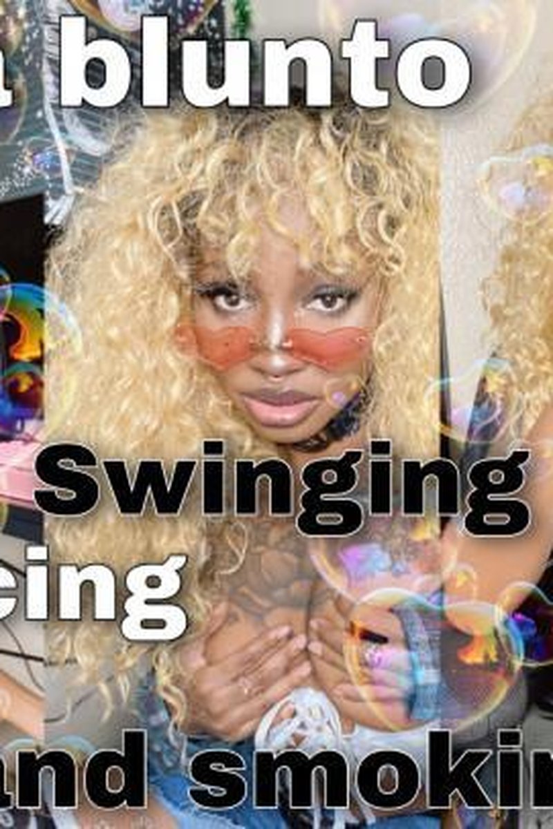 Topless Singing/Dancing While Rolling - Screenshot 1 of 4 - Big Tits