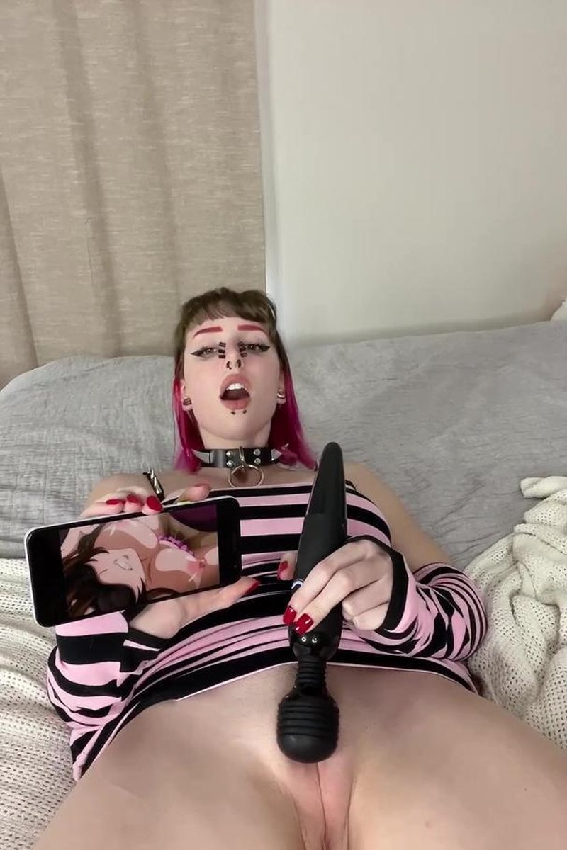 Morgpie - 2022-07-16 - Screenshot 1 of 4 - Vertical Video