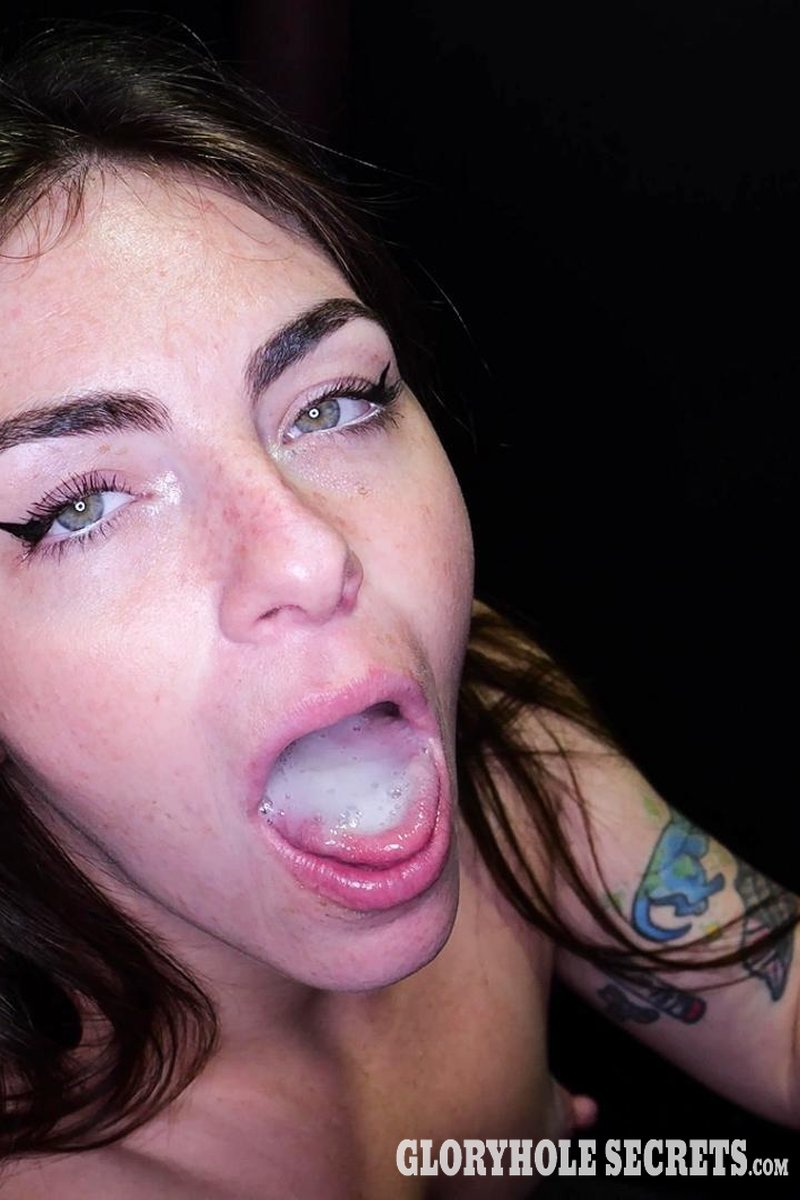 Tiny Rhea Second Gloryhole - Screenshot 1 of 4 - All Sex