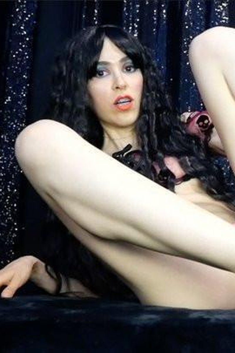 Foot Addicted - Screenshot 1 of 4 - Foot Fetish