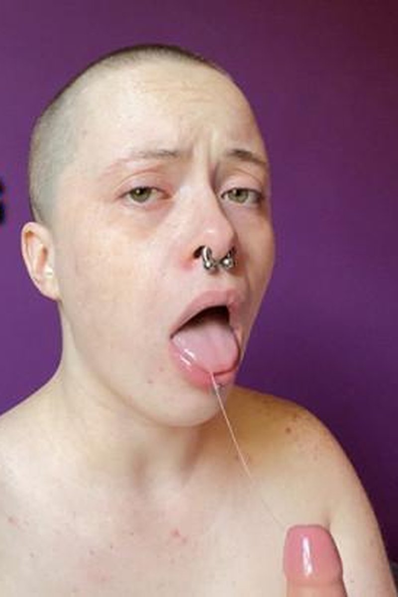 Throat Training - Screenshot 1 of 4 - Blowjob