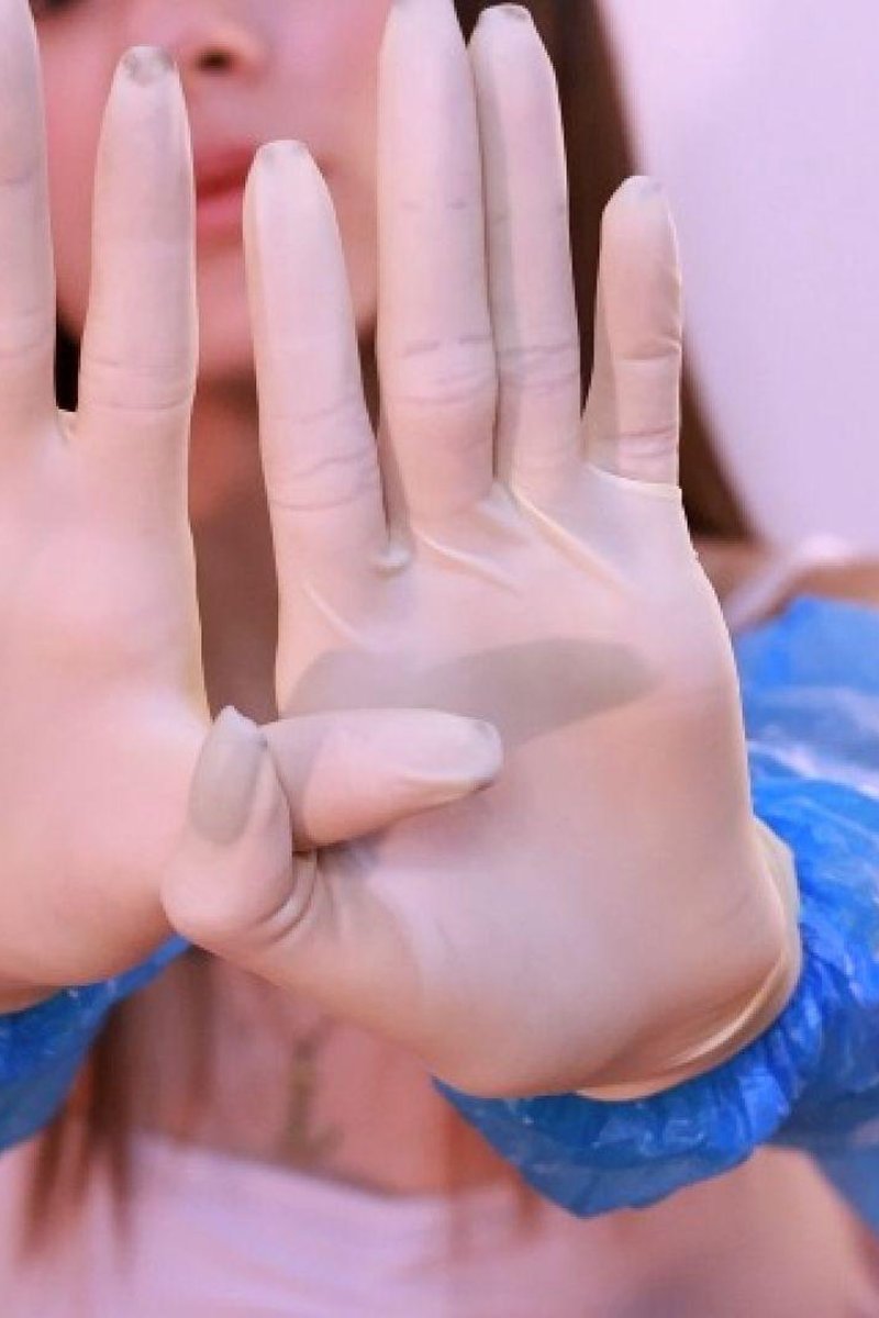 Gloves Worship - Screenshot 1 of 4 - Gloves