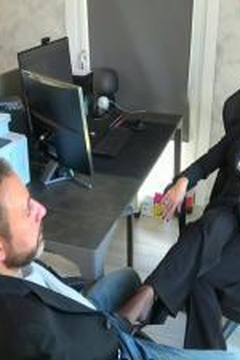 The Young Manager ( Firs Scene) La Giovane Manager ( Prima Parte) - Screenshot 1 of 4 - Blackmail
