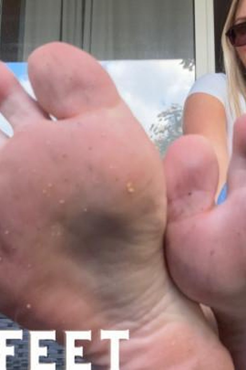 Dummy For Debt And Dirty Feet - Screenshot 1 of 4 - Degradation