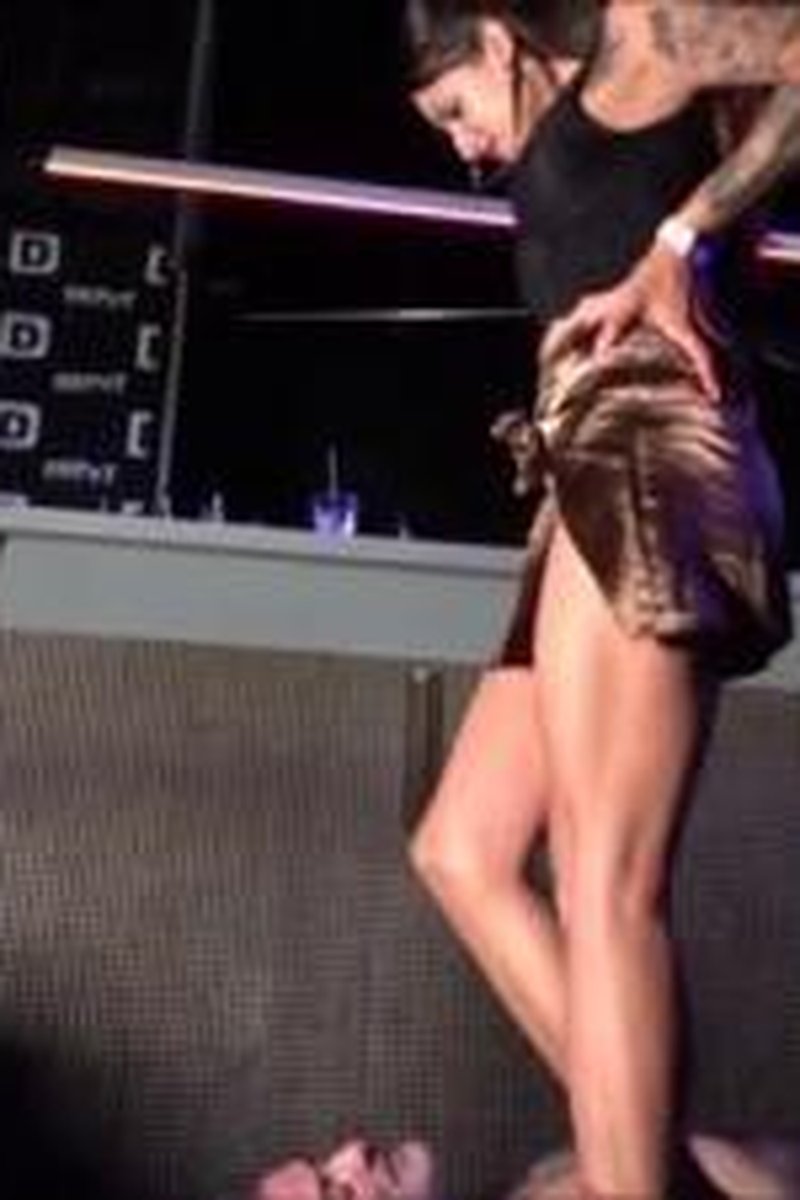 Face Trampling - Screenshot 1 of 4 - Domination