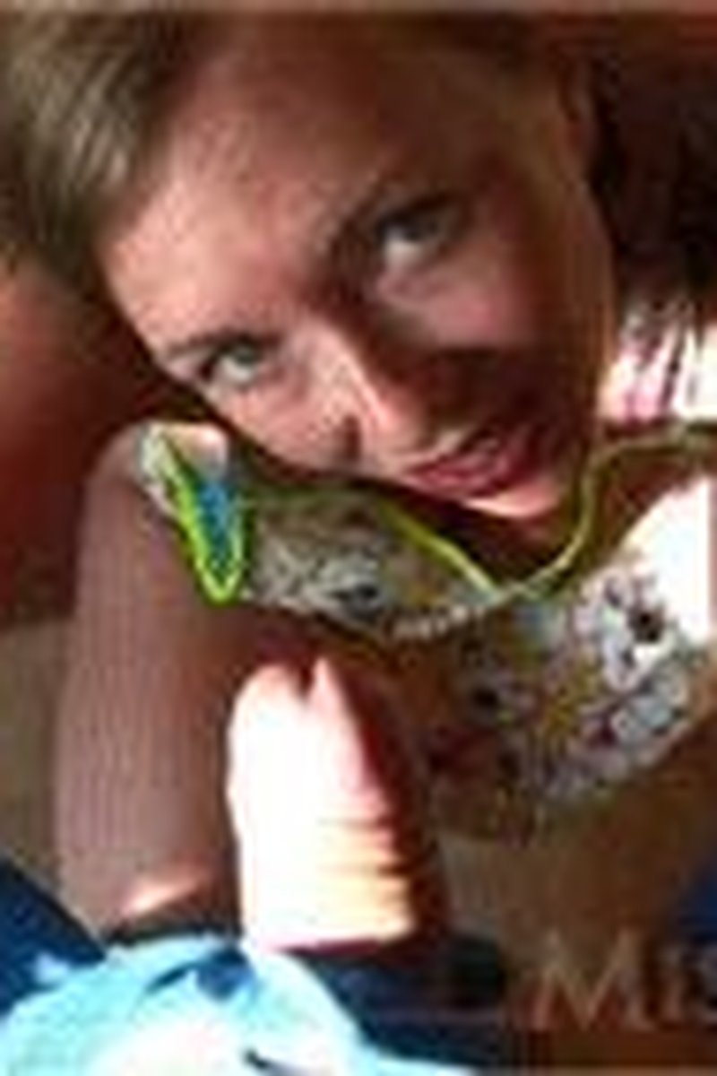 MILFs Ejaculation Test Failed - Screenshot 1 of 4 - Dishwashing