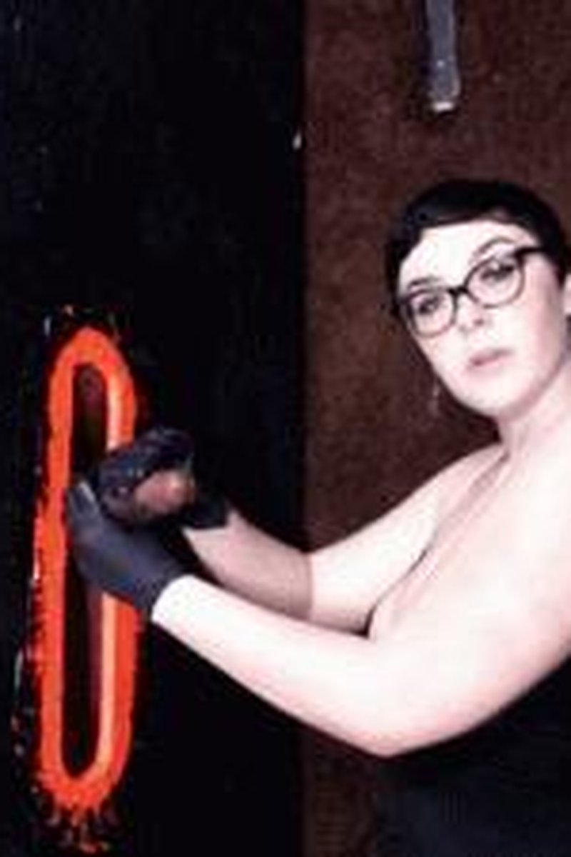 Gloryhole Boot Bitch - Screenshot 1 of 4 - BBC