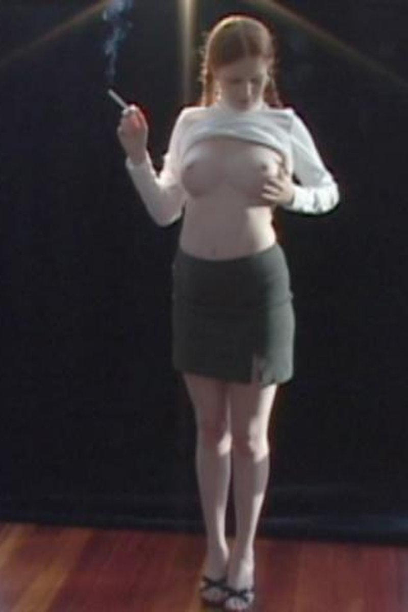 Kinsley E 1 - Screenshot 1 of 4 - Spanking