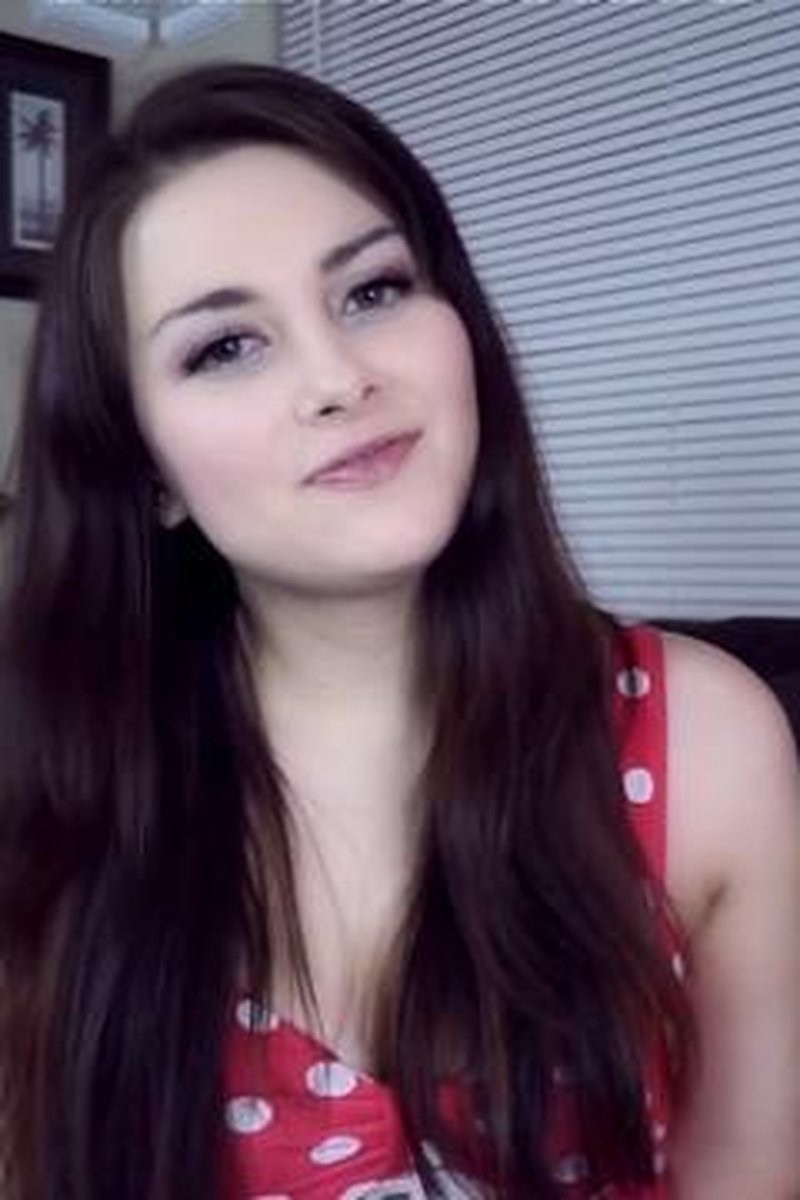 Get Buzzed - Screenshot 1 of 4 - Babes