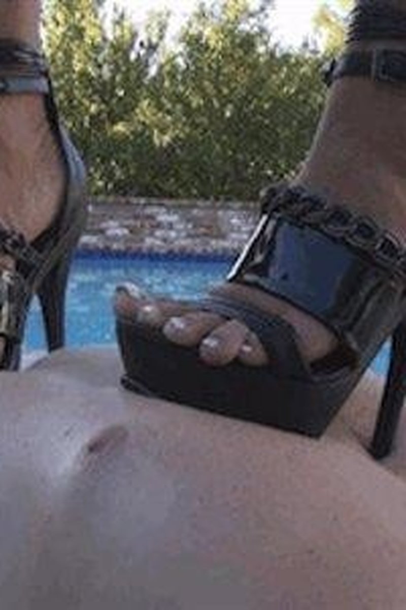 Poolside Trample (1080 HD) - Screenshot 1 of 4 - Femdom