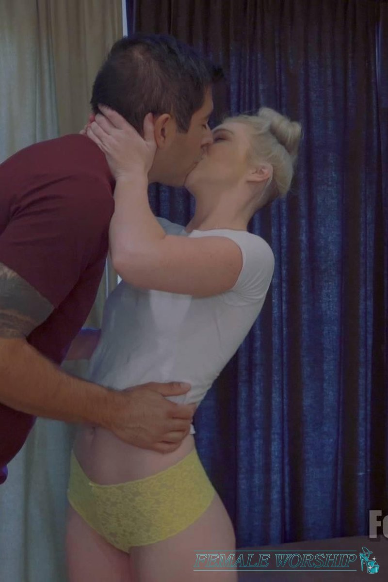 #500 - Screenshot 1 of 4 - Kay Carter