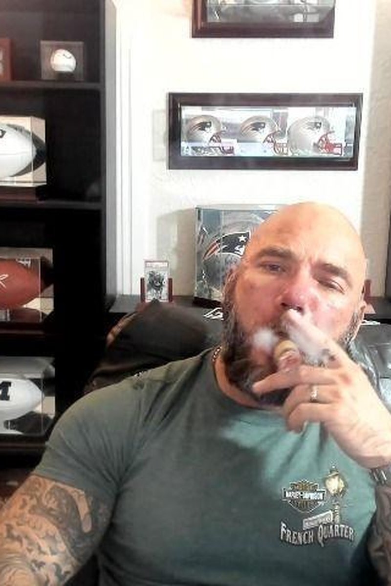 Open Relationships - Screenshot 1 of 4 - Cigar Fetish