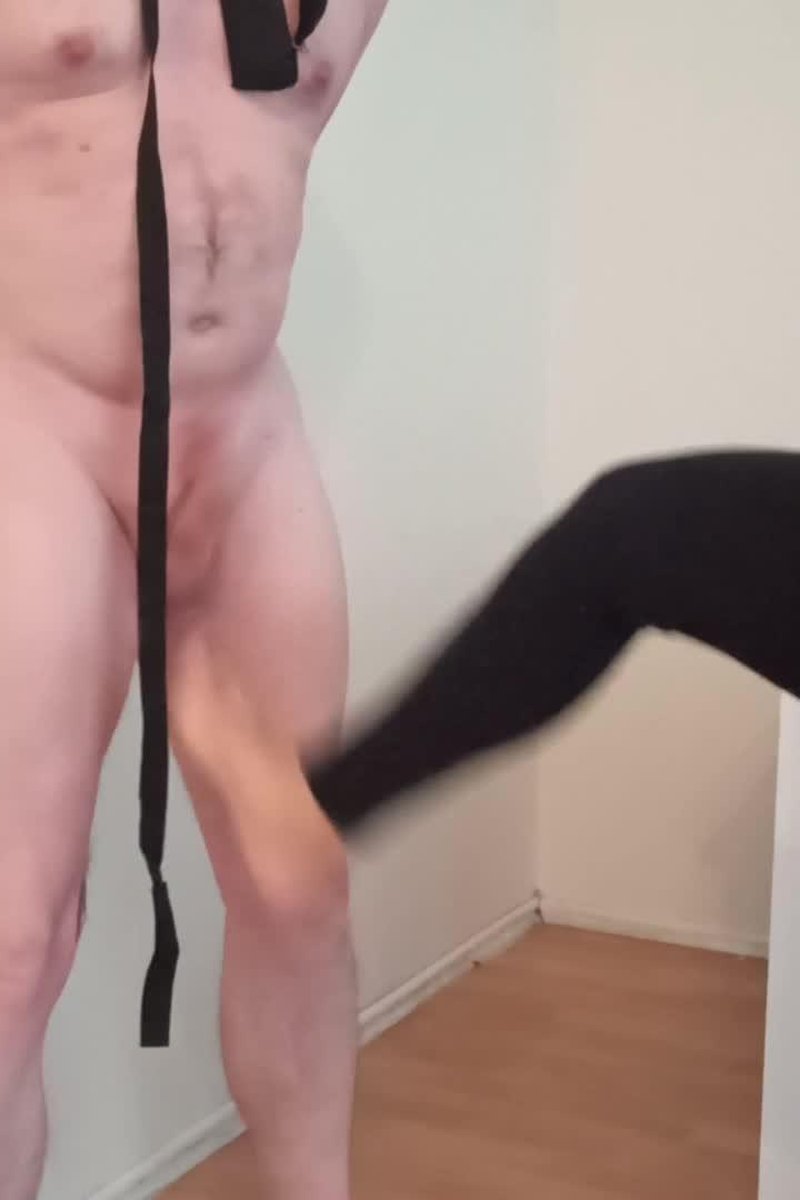 Ballbusting - Screenshot 1 of 4 - Domination