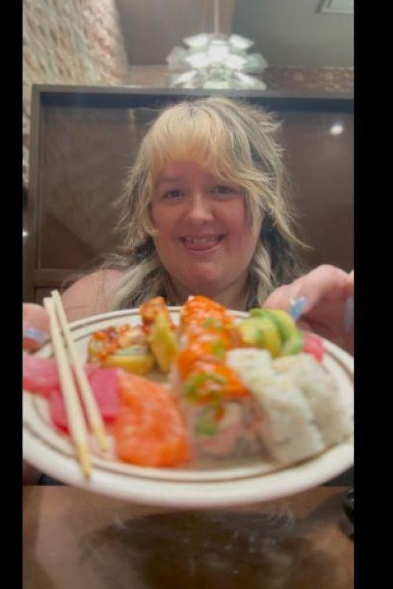 Buffet Stuffing - Screenshot 1 of 4 - BBW