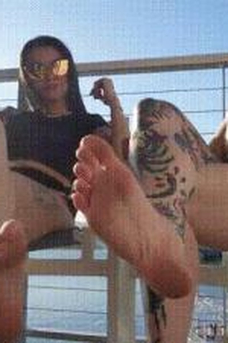 Balcony Foot Tease With Alaia Hallows - Screenshot 1 of 4 - Foot Fetish