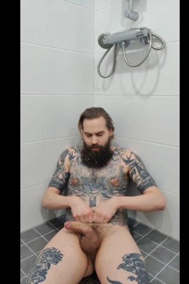 Piss Compilation - Screenshot 1 of 4 - Cum In Mouth