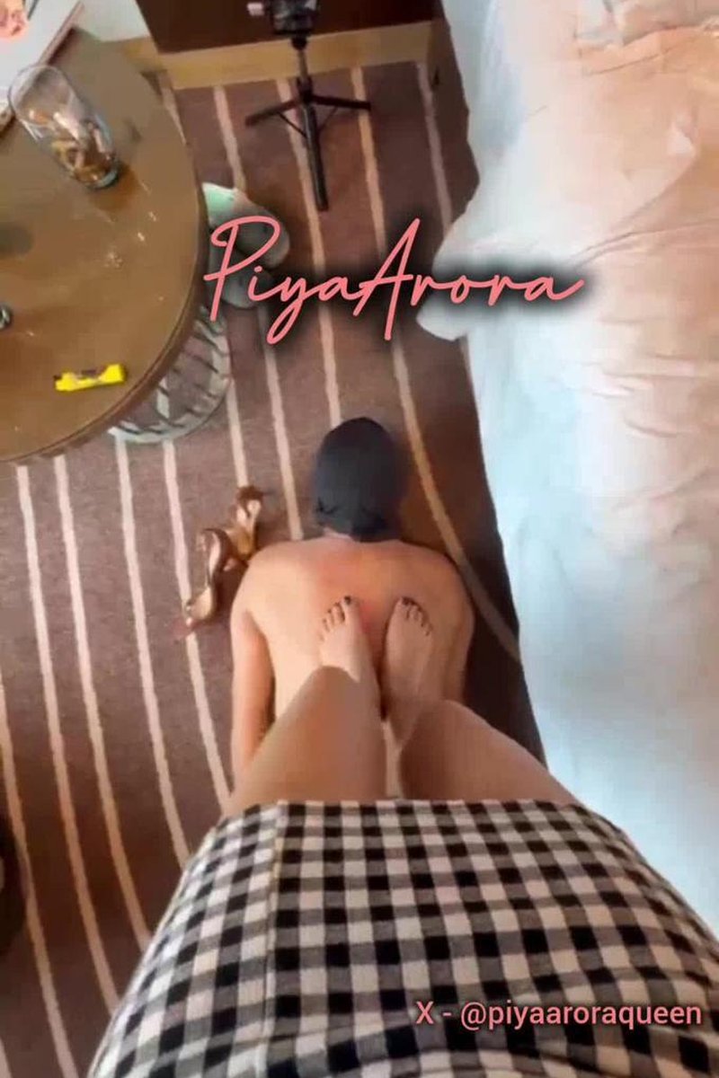 Piyaarora Trampling Human - Screenshot 1 of 4 - Domination