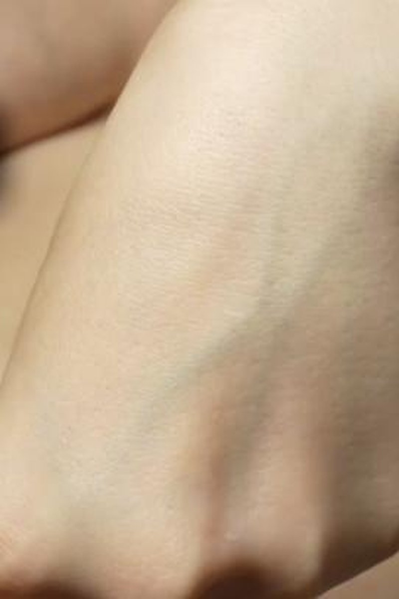 TP-manyvidsamayamori-my-stepsister-shows-her-veins-on-her-hands-and-then-shows-he