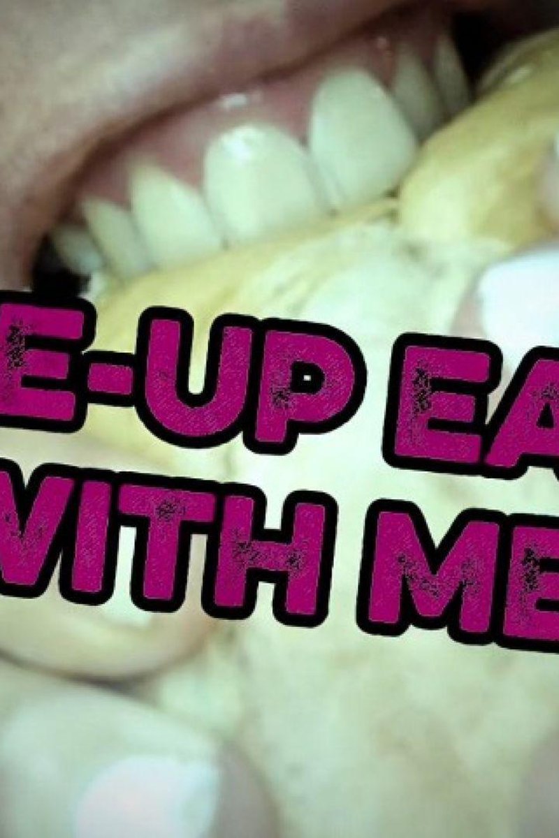 Close Up Eating, Tiny Man - Screenshot 1 of 4 - Fetish