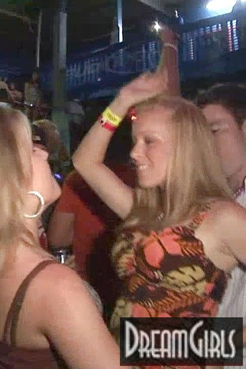 Katrise Shows Off Her Butt on the Dance Floor - Screenshot 1 of 4 - Amateur