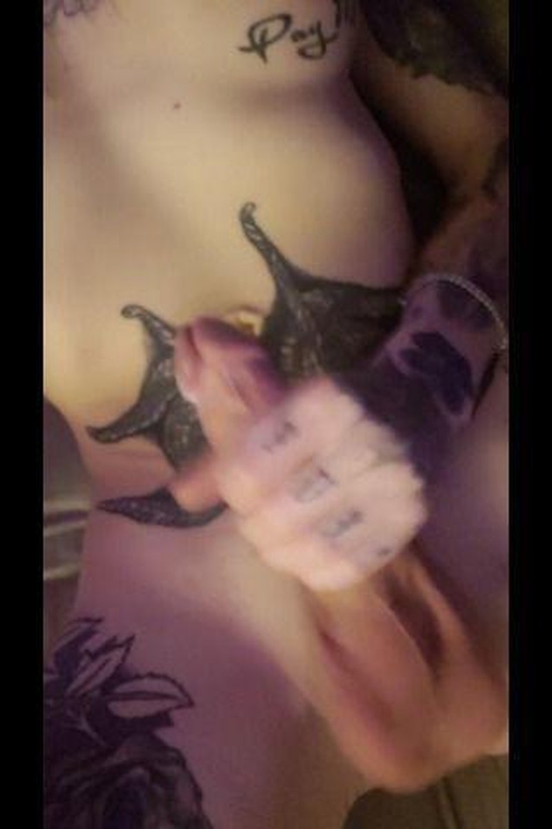 V-Day Self Help - Screenshot 1 of 4 - Big Dick