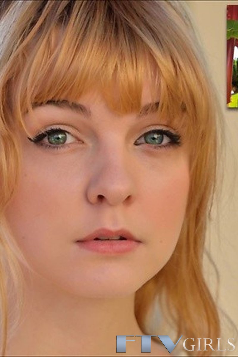 More Please! - Screenshot 1 of 4 - Hard Breast Massage