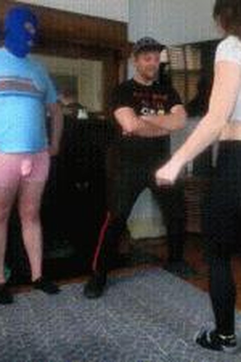 Double Slave Ballbusting - Screenshot 1 of 4 - Brown Hair