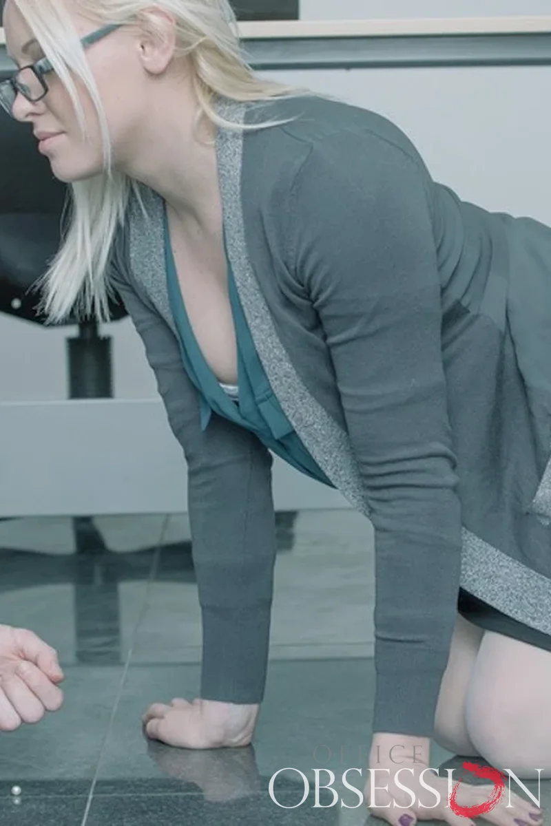 Necklace - Screenshot 1 of 4 - All Sex