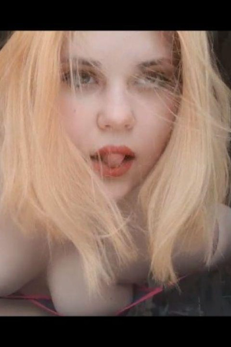 Striptease - Screenshot 1 of 4 - Dancegirl