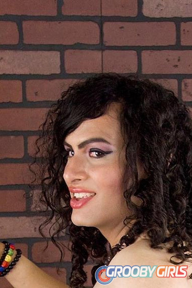 Gorgeous Roxy! - Screenshot 1 of 4 - Transgender