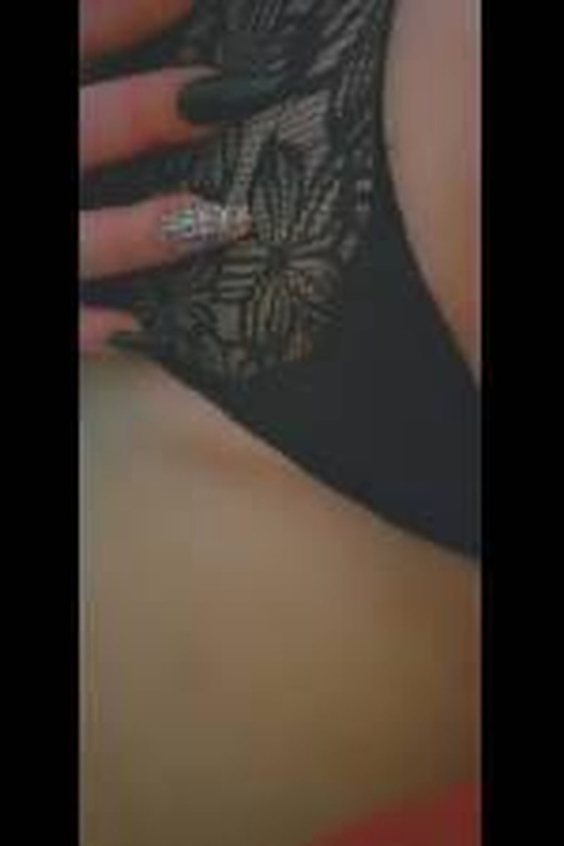Red Panties - Screenshot 1 of 4 - Light Teasing