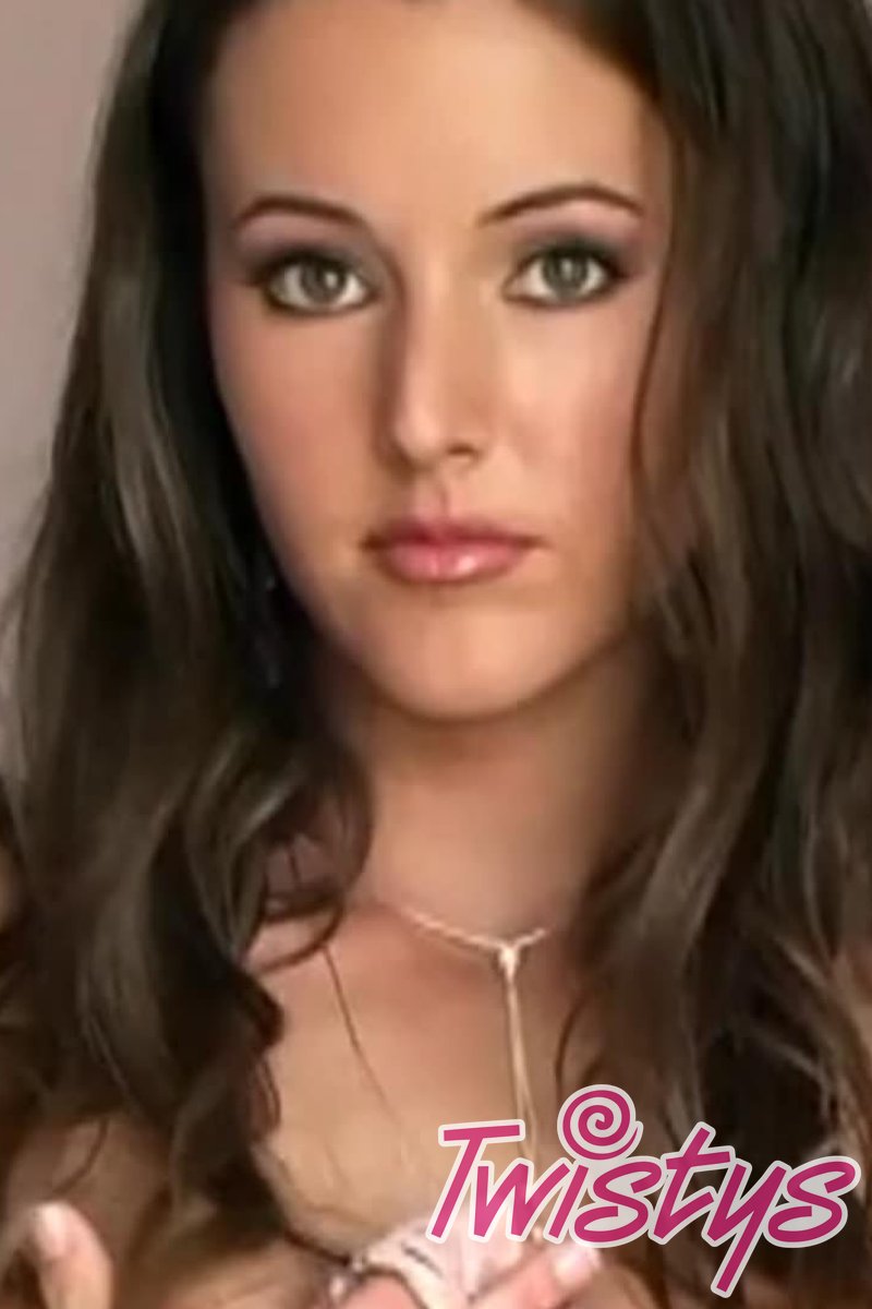 Working All The Angles - Screenshot 1 of 4 - Brown Hair