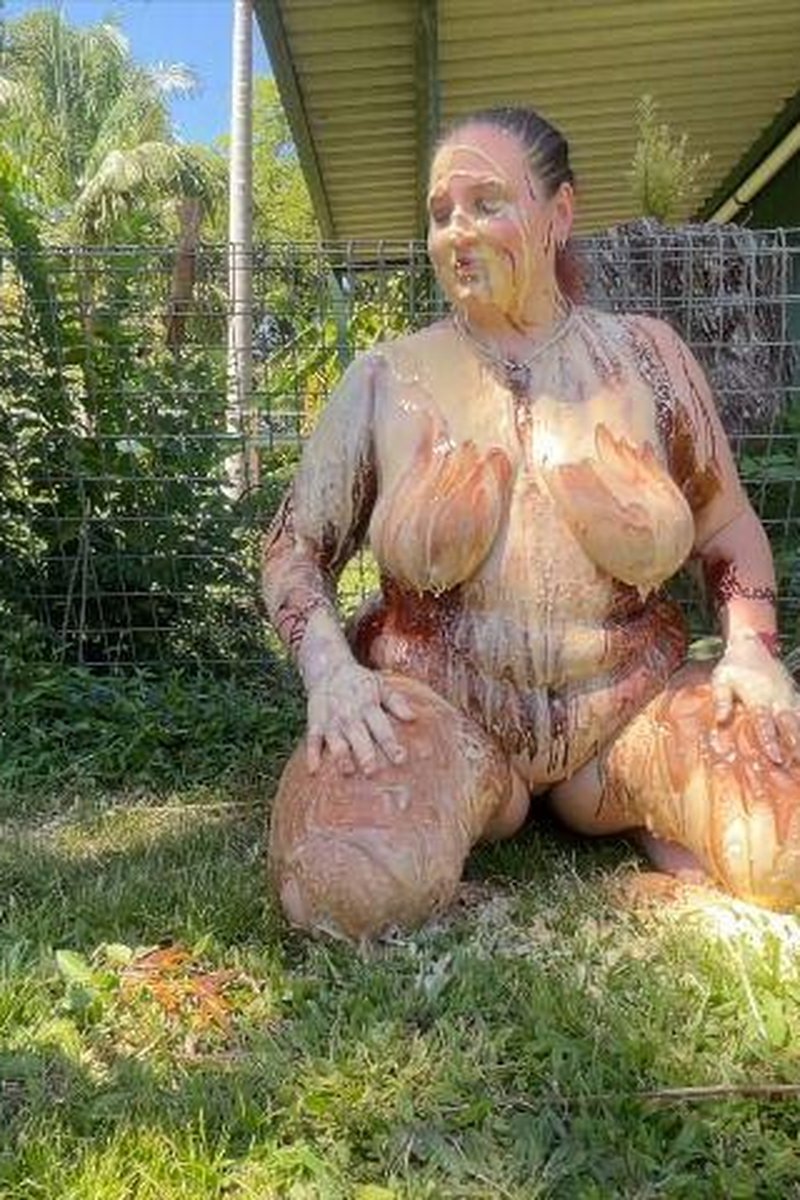 Outdoor Sploshing - Screenshot 1 of 4 - BBW
