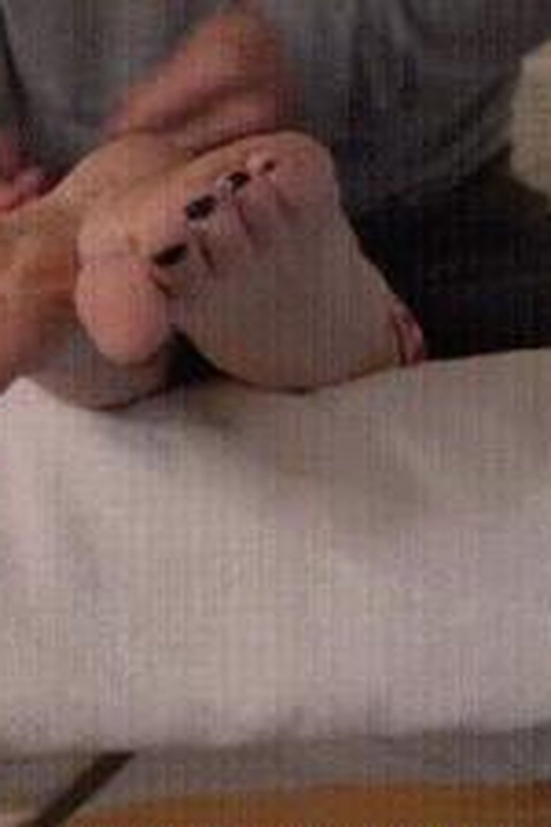 Tickled Soles Up - Screenshot 1 of 4 - BDSM