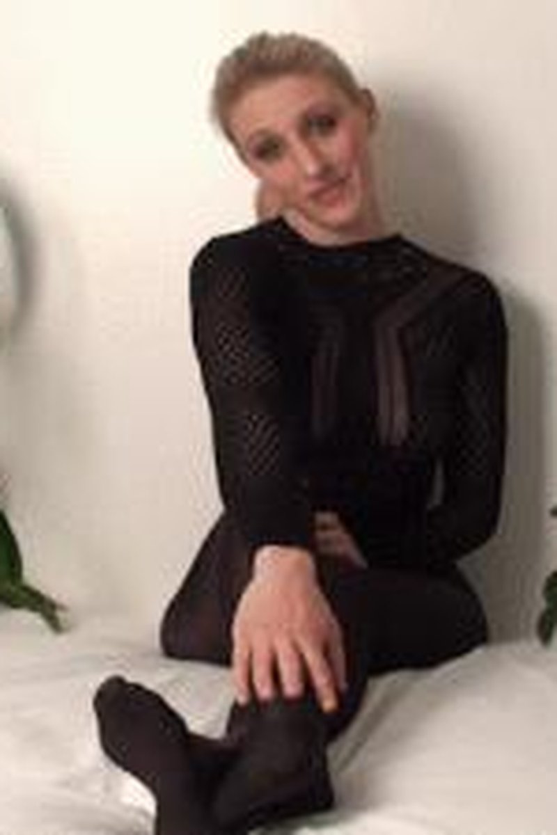 Lonely - Screenshot 1 of 4 - Blackmail