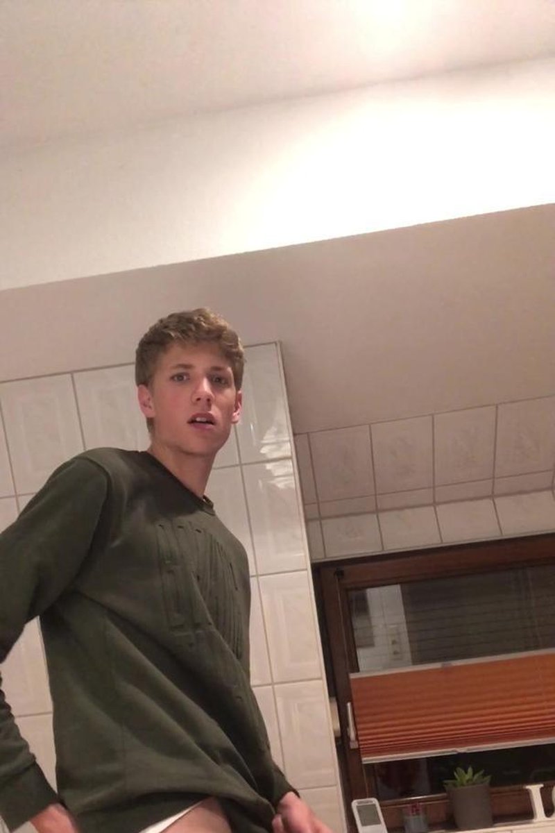 Bathroom - Screenshot 1 of 4 - Jaden Big
