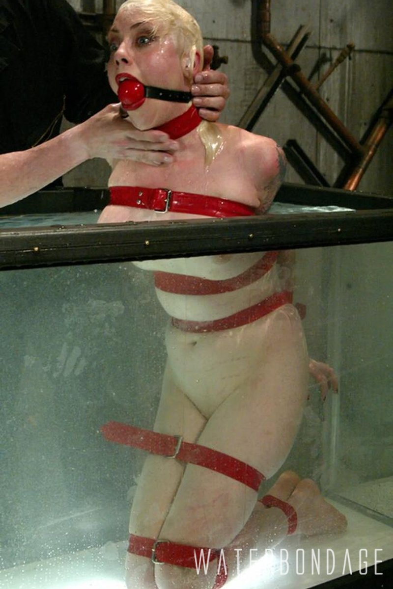 Lorelei Lee - Screenshot 1 of 4 - BDSM