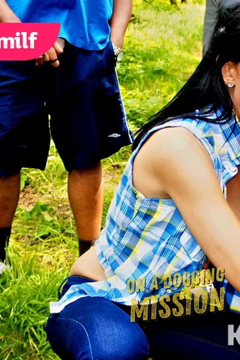 Dogging Addicted MILF - Screenshot 1 of 4 - Outdoors